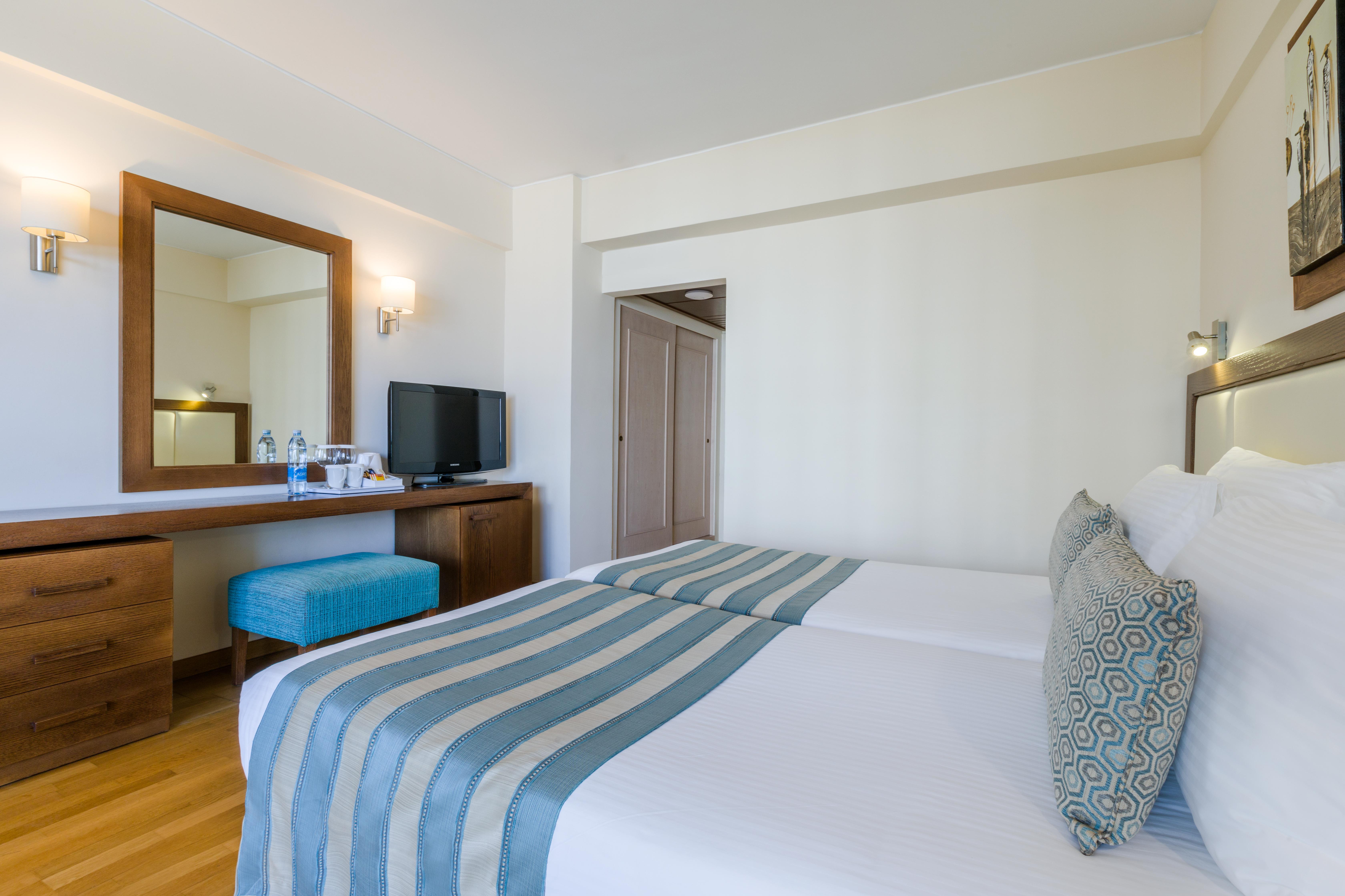 Golden Bay Beach Hotel Larnaca Luaran gambar