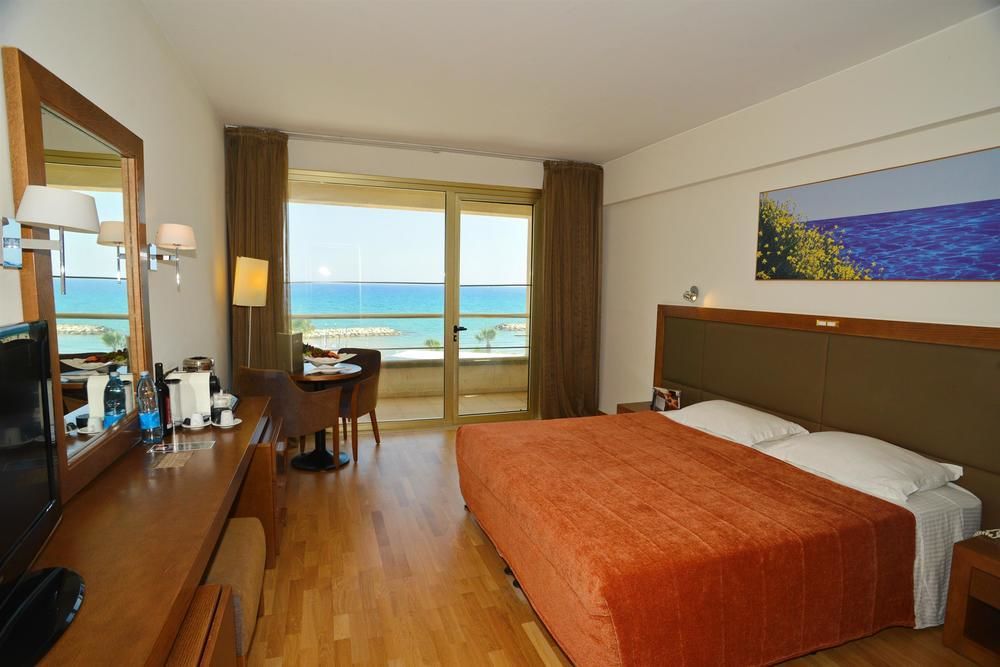 Golden Bay Beach Hotel Larnaca Luaran gambar